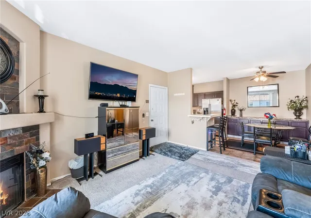Listing Photo 4 - Condo for sale in building located at 1830 N Buffalo Dr, Las Vegas, NV 89128 - Unit #2049