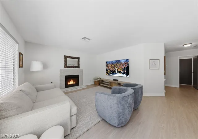 Photo 3 of Single family home for sale at 9401 Crown Vista Ln, Las Vegas, NV 89117 | MLS# 2796795 | Listing updated on 2026-10-01
