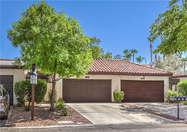 Photo 2 of Townhouse for sale at 2731 San Lago Ct, Las Vegas, NV 89121 | MLS# 2796812 | Listing updated on 2026-09-24