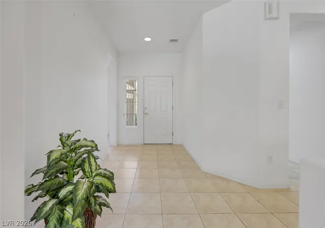 Photo 4 of Sale Pending at 2833 Winslow Springs Dr, Henderson, NV 89052 | MLS# 2797335 | Listing updated on 2026-09-10