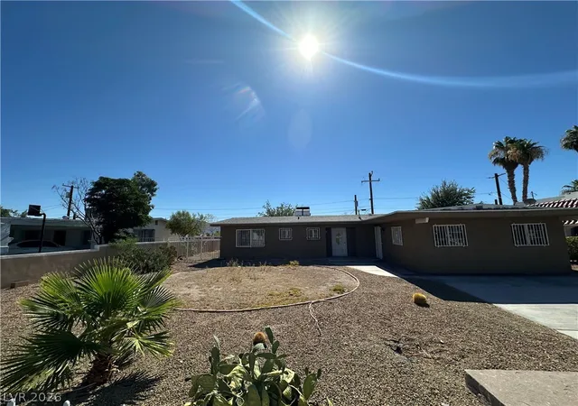 Photo 3 of Sale Pending at 2876 Escuela St, Las Vegas, NV 89121 | MLS# 2797338 | Listing updated on 2026-10-02