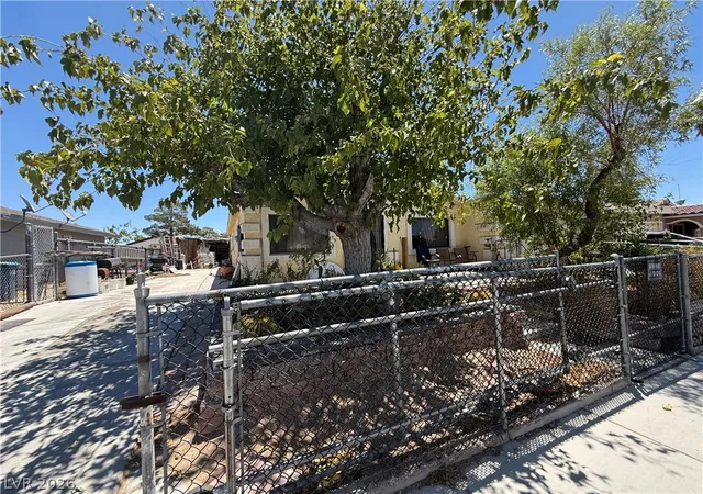 Photo 4 of Single family home for sale at 4202 Paramount St, Las Vegas, NV 89115 | MLS# 2797764 | Listing updated on 2026-09-08