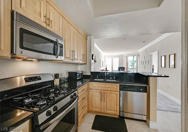 Photo 3 of Sale Pending at 220 E Flamingo Rd #305, Las Vegas, NV 89169 | MLS# 2795362 | Listing updated on 2026-09-10