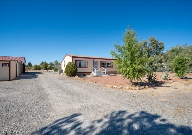 Photo 4 of Manufactured home for sale at 1310 Black St, Pahrump, NV 89060 | MLS# 2798619 | Listing updated on 2026-09-17