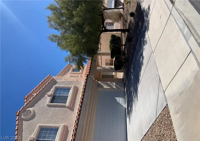 Photo 2 of Sale Pending at 1240 Emerald Crst St, Henderson, NV 89052 | MLS# 2798153 | Listing updated on 2026-09-10