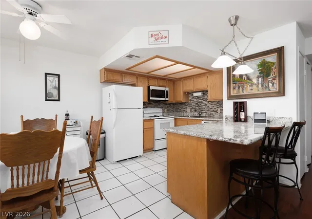 Listing Photo 5 - Condo for sale in building located at 7604 Cromberg, Las Vegas, NV 89145 - Unit #201