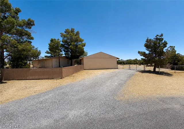 Photo 2 of Manufactured home for sale at 1611 W Blosser Ranch Rd, Pahrump, NV 89060 | MLS# 2799203 | Listing updated on 2026-09-23
