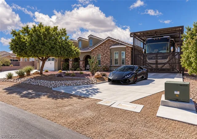 Photo 3 of Single family home for sale at 252 Hull St, Henderson, NV 89015 | MLS# 2798814 | Listing updated on 2026-09-11