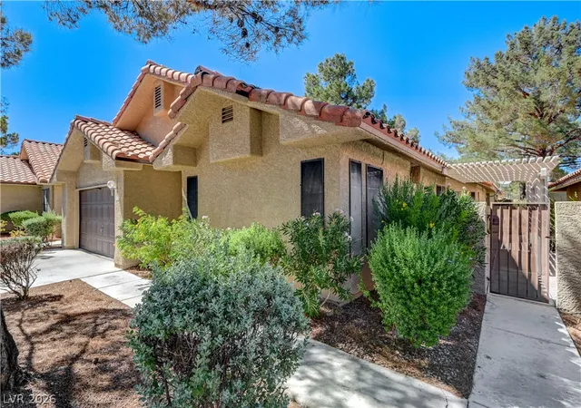 Photo 2 of Single family home for sale at 7916 Canoe Ln, Las Vegas, NV 89145 | MLS# 2799025 | Listing updated on 2026-09-22