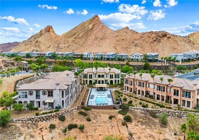 Listing Photo 4 - Condo for sale in building located at 6 Via Vasari, Henderson, NV 89011 - Unit #102