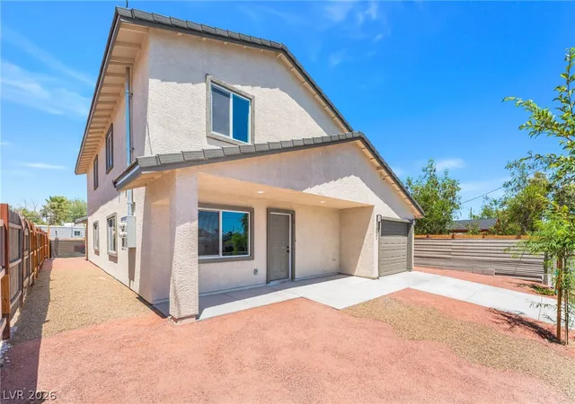 Listing Photo 3 - Condo for sale in building located at 1031 Palm St, Las Vegas, NV 89104