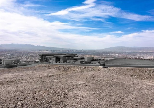 Photo 4 of Sale Pending at 1151 Alpine Ledge Dr, Henderson, NV 89012 | MLS# 2799739 | Listing updated on 2026-09-03
