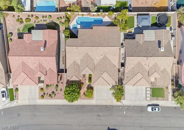 Photo 3 of Single family home for sale at 2034 Bobtail Cir, Henderson, NV 89012 | MLS# 2799923 | Listing updated on 2026-09-26