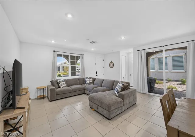 Photo 4 of Townhouse for sale at 826 Royal Beekman St, Henderson, NV 89011 | MLS# 2800389 | Listing updated on 2026-09-23