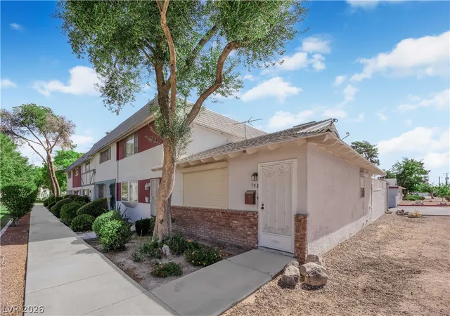 Photo 3 of Townhouse for sale at 193 Greenbriar Townhouse Way, Las Vegas, NV 89121 | MLS# 2800975 | Listing updated on 2026-09-17