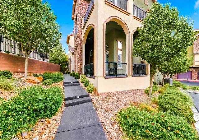 Photo 3 of Townhouse for sale at 37 Via Verso Lago, Henderson, NV 89011 | MLS# 2795094 | Listing updated on 2026-09-19