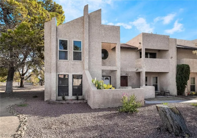 Townhouse for sale at 3929 S Torrey Pines Dr, Las Vegas, NV 89103 | MLS# 2801111