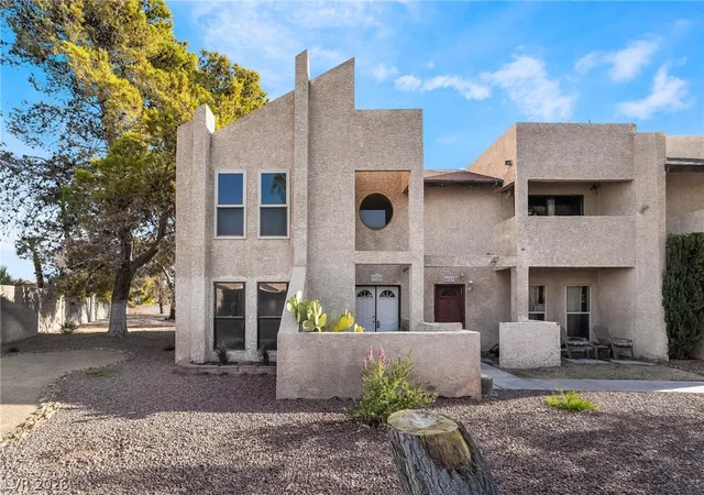 Photo 2 of Townhouse for sale at 3929 S Torrey Pines Dr, Las Vegas, NV 89103 | MLS# 2801111 | Listing updated on 2026-09-16