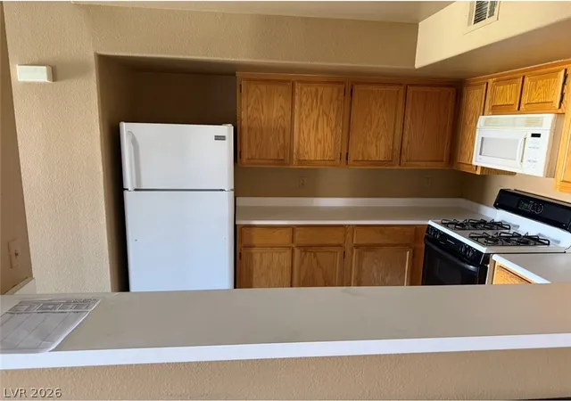 Listing Photo 4 - Condo for sale in building located at 8450 Alta Dr, Las Vegas, NV 89145 - Unit #230