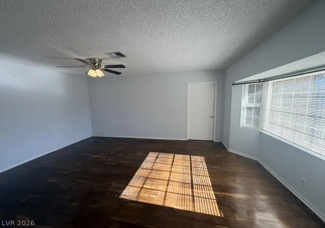 Photo 3 of Townhouse for sale at 3940 Edgemoor Way, Las Vegas, NV 89121 | MLS# 2800356 | Listing updated on 2026-09-02