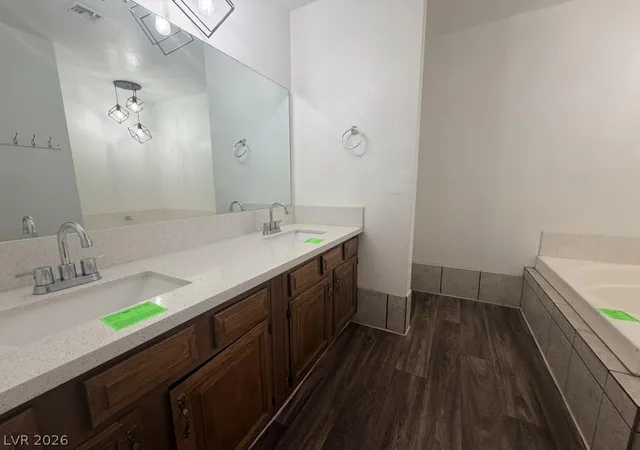 Photo 4 of Townhouse for sale at 3940 Edgemoor Way, Las Vegas, NV 89121 | MLS# 2800356 | Listing updated on 2026-09-02