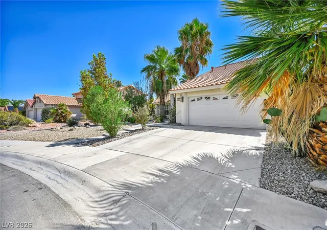 Photo 4 of Single family home for sale at 390 Rushing Crk Ct, Henderson, NV 89014 | MLS# 2801952 | Listing updated on 2026-09-02