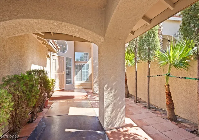 Photo 2 of Sale Pending at 2000 Summit Pointe Dr, Las Vegas, NV 89117 | MLS# 2802609 | Listing updated on 2026-08-31