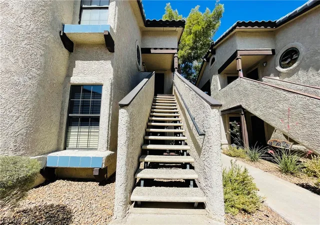 Listing Photo 5 - Condo for sale in building located at 5086 Jeffreys St, Las Vegas, NV 89119 - Unit #201