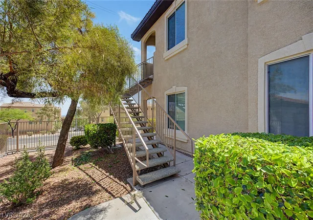 Listing Photo 4 - Condo for sale in building located at 3364 Indian Shadow St, Las Vegas, NV 89129 - Unit #203