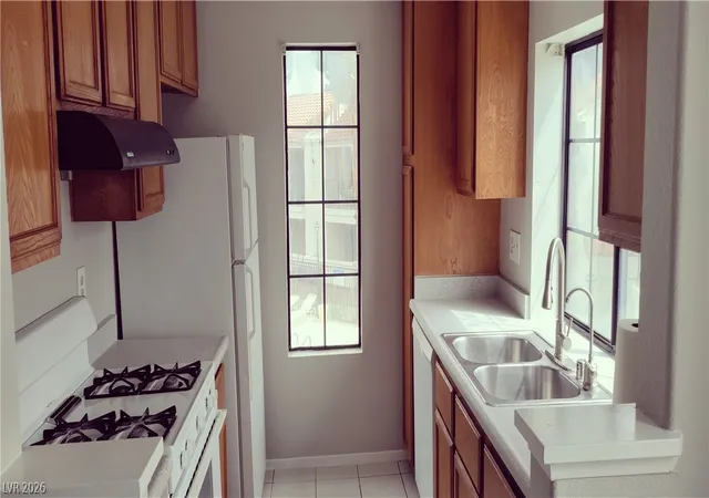 Listing Photo 5 - Condo for sale in building located at 4837 Nara Vis Wy, Las Vegas, NV 89103 - Unit #202