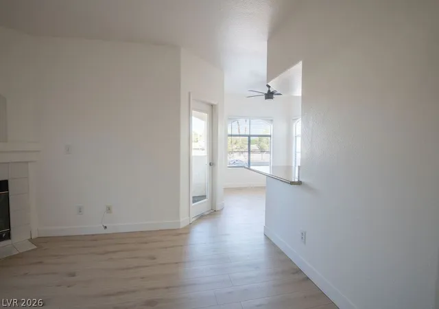 Listing Photo 5 - Condo for sale in building located at 2975 Bluegrass Ln, Henderson, NV 89074 - Unit #524