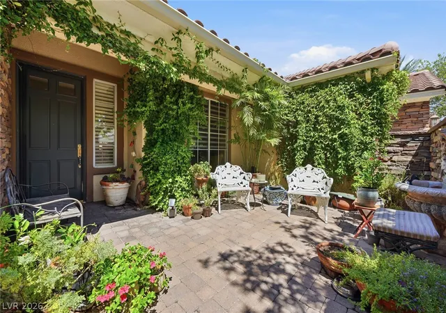 Photo 3 of Single family home for sale at 2753 Vikings Cvs Ln, Las Vegas, NV 89117 | MLS# 2802878 | Listing updated on 2026-09-25