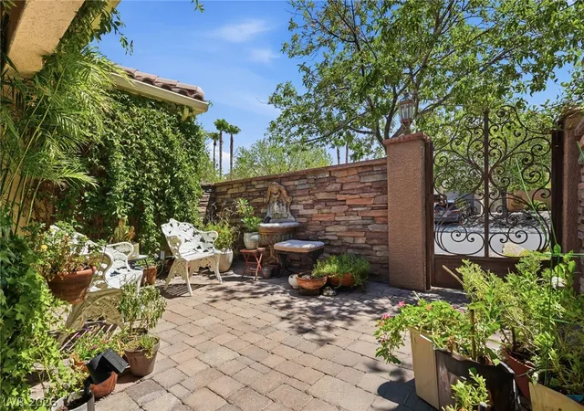 Photo 3 of Single family home for sale at 2753 Vikings Cvs Ln, Las Vegas, NV 89117 | MLS# 2802878 | Listing updated on 2026-09-25