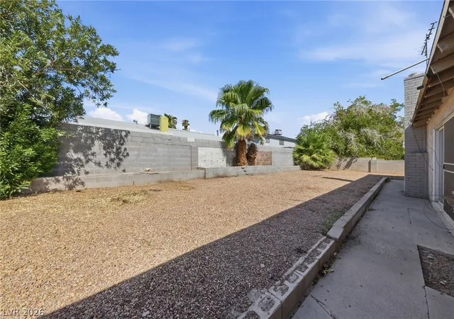 Photo 2 of Sale Pending at 2749 Long Ct, Las Vegas, NV 89121 | MLS# 2803520 | Listing updated on 2026-09-08