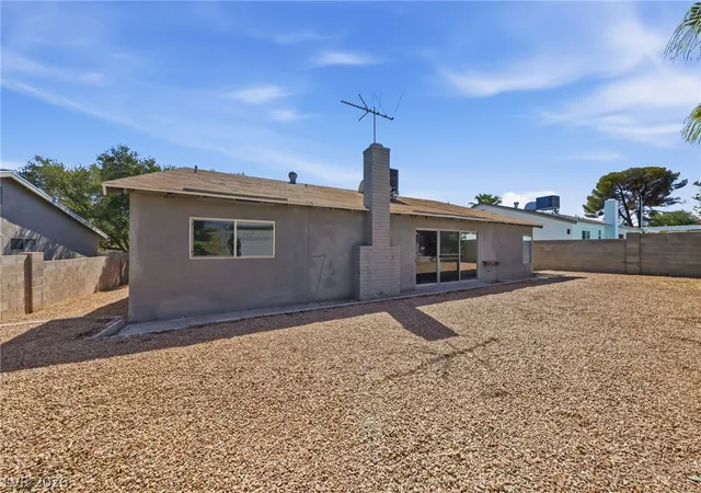 Photo 3 of Sale Pending at 2749 Long Ct, Las Vegas, NV 89121 | MLS# 2803520 | Listing updated on 2026-09-08