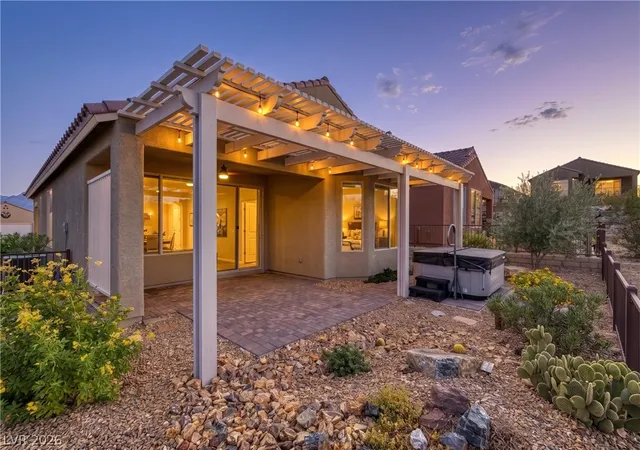 Photo 3 of Single family home for sale at 945 Outlook Trl, Mesquite, NV 89034 | MLS# 2803775 | Listing updated on 2026-09-28