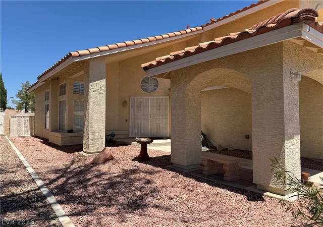 Photo 3 of Sale Pending at 8852 Polo Bay Cir, Las Vegas, NV 89117 | MLS# 2803751 | Listing updated on 2026-09-10