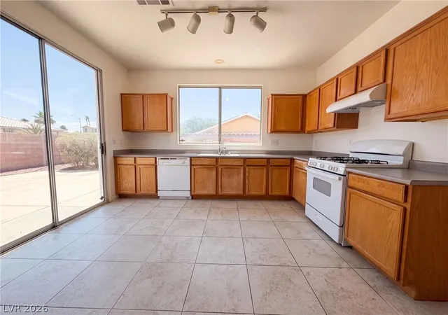 Photo 2 of Single family home for sale at 521 Quail Bird Pl, Henderson, NV 89052 | MLS# 2803222 | Listing updated on 2026-09-10