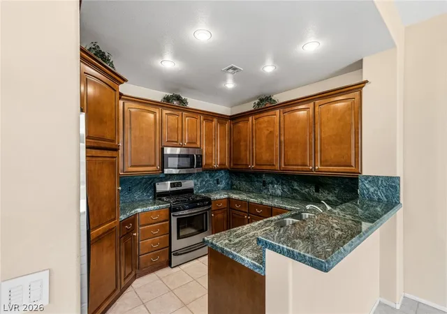 Photo 2 of Townhouse for sale at 9232 Pitching Wedge Dr, Las Vegas, NV 89134 | MLS# 2804301 | Listing updated on 2026-09-08