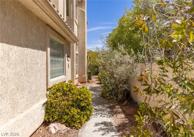 Photo 3 of Townhouse for sale at 9232 Pitching Wedge Dr, Las Vegas, NV 89134 | MLS# 2804301 | Listing updated on 2026-09-08
