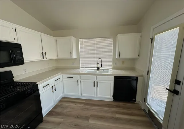 Photo 4 of Sale Pending at 1833 Cedar Blfs Way, Las Vegas, NV 89128 | MLS# 2804768 | Listing updated on 2026-09-03