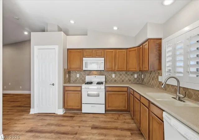 Photo 3 of Townhouse for sale at 5325 Blue Oat Ave, Las Vegas, NV 89141 | MLS# 2804670 | Listing updated on 2026-09-26