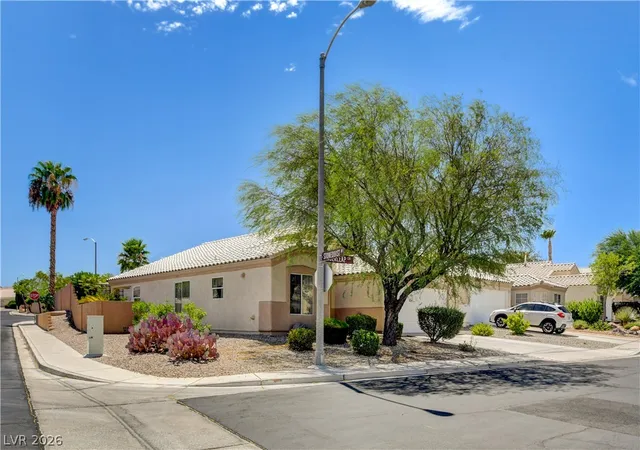 Photo 2 of Single family home for sale at 299 Deerleap Cir, Henderson, NV 89052 | MLS# 2804564 | Listing updated on 2026-09-02