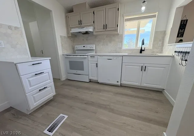Photo 4 of Manufactured home for sale at 3231 Paiute Blvd, Pahrump, NV 89061 | MLS# 2805331 | Listing updated on 2026-09-23