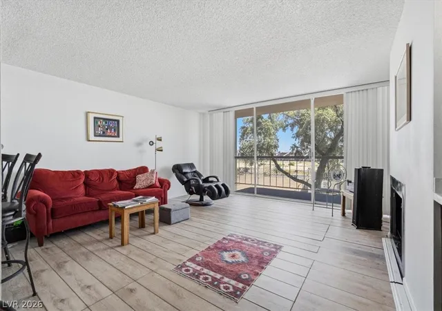 Listing Photo 5 - Condo for sale in building located at 745 N Royal Crest Cir, Las Vegas, NV 89169 - Unit #115