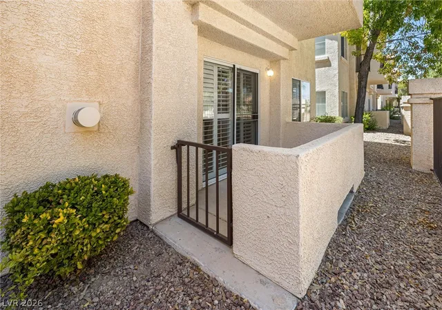 Listing Photo 4 - Condo for sale in building located at 4910 Black Bear Rd, Las Vegas, NV 89149 - Unit #101