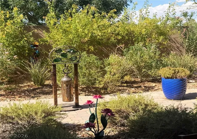 Photo 2 of Single family home for sale at 72 Newton Ridge Way, Las Vegas, NV 89183 | MLS# 2804901 | Listing updated on 2026-09-24