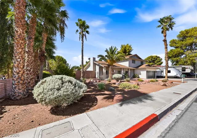 Photo 3 of Single family home for sale at 893 Fairway Dr, Boulder City, NV 89005 | MLS# 2805520 | Listing updated on 2026-09-17