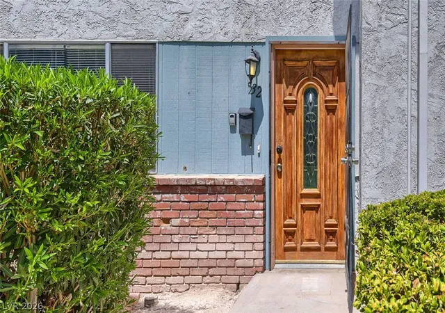 Photo 2 of Townhouse for sale at 532 Greenbriar Townhouse Way, Las Vegas, NV 89121 | MLS# 2804593 | Listing updated on 2026-09-03