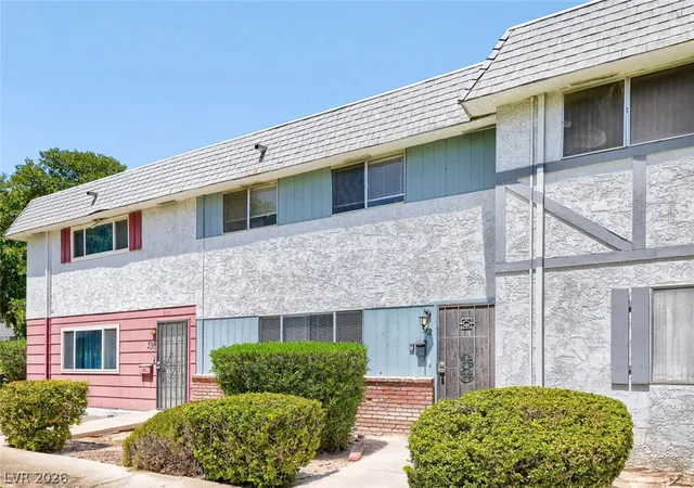 Photo 3 of Townhouse for sale at 532 Greenbriar Townhouse Way, Las Vegas, NV 89121 | MLS# 2804593 | Listing updated on 2026-09-03